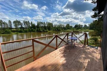 Фото номера Дом с 1 спальней Дома для отпуска Dragon house in the tree! Jacuzzi, Sauna , Apkure! г. Līči 79