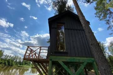 Фото номера Дом с 1 спальней Дома для отпуска Dragon house in the tree! Jacuzzi, Sauna , Apkure! г. Līči 51