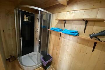 Фото номера Дом с 1 спальней Дома для отпуска Dragon house in the tree! Jacuzzi, Sauna , Apkure! г. Līči 59