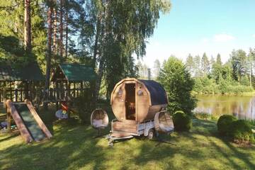 Фото номера Дом с 1 спальней Дома для отпуска Dragon house in the tree! Jacuzzi, Sauna , Apkure! г. Līči 82