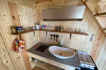 Фото номера Дом с 1 спальней Дома для отпуска Dragon house in the tree! Jacuzzi, Sauna , Apkure! г. Līči 7