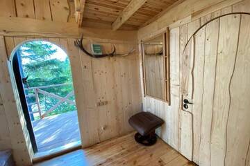 Фото номера Дом с 1 спальней Дома для отпуска Viking house in the tree! Jacuzzi, Sauna, Apkure! г. Līči 44