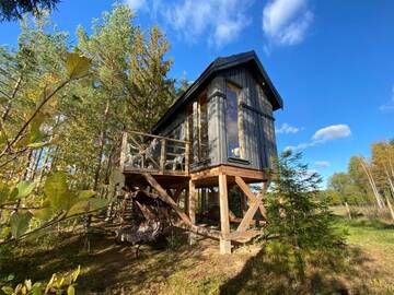 Фото номера Дом с 1 спальней Дома для отпуска Viking house in the tree! Jacuzzi, Sauna, Apkure! г. Līči 103