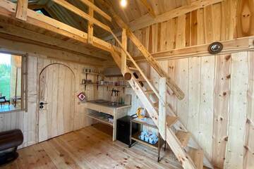 Фото номера Дом с 1 спальней Дома для отпуска Viking house in the tree! Jacuzzi, Sauna, Apkure! г. Līči 81